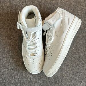 White Nike Air Force 1’s - Mid/High (White)